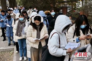 巴迪亚西勒：能与蒂亚戈席尔瓦成为队友很荣幸，从他身上学到很多